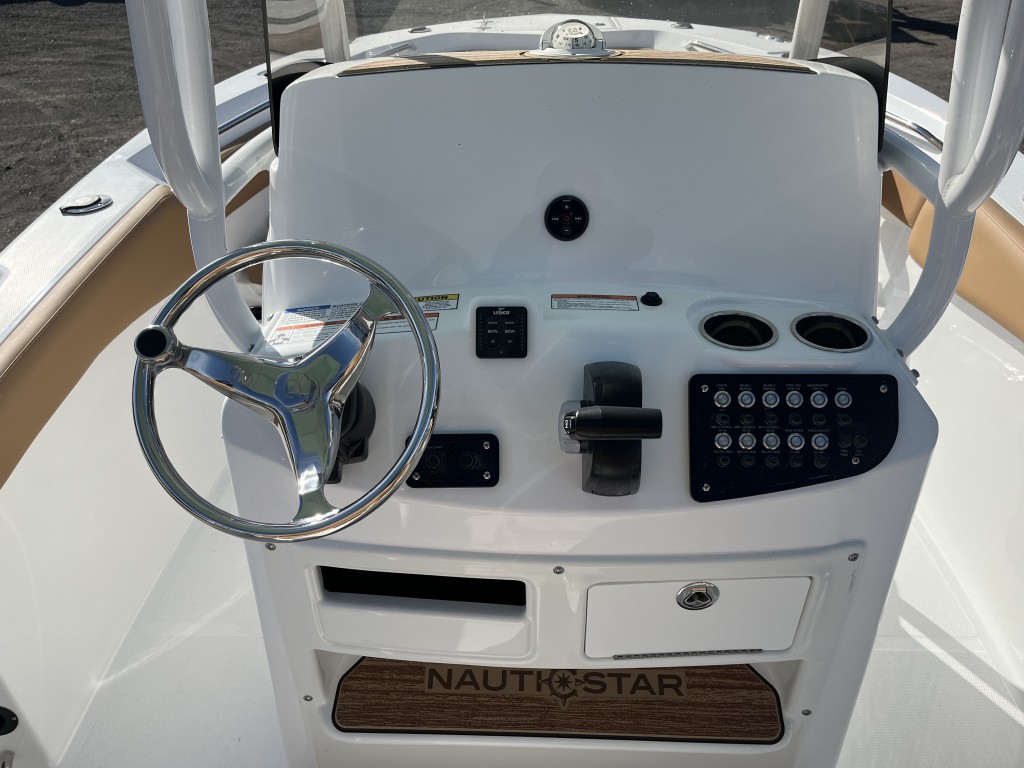 2024 NauticStar 222L Offshore